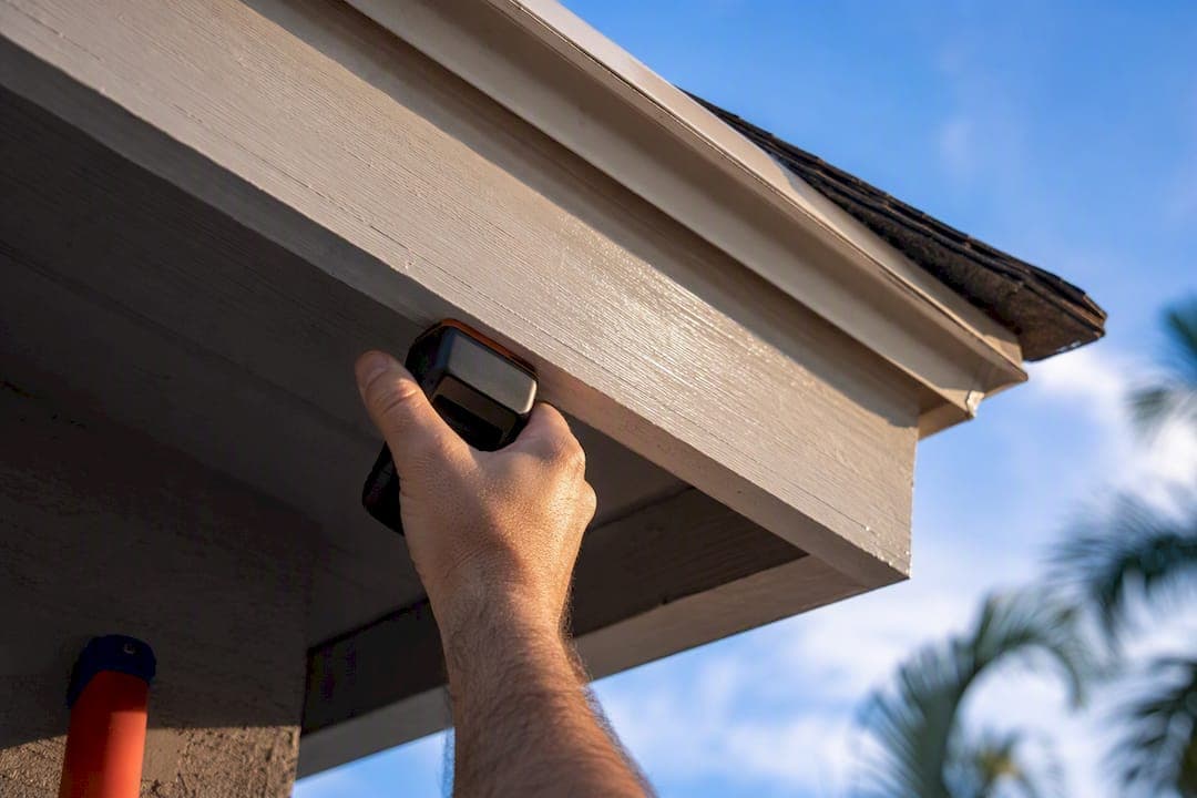 U.S. Homeowners, Diagnose Fascia Painting Problems: Moisture <15% Rule